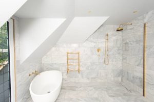 bathroom-with-gold-fittings-installed-by-acg-construction